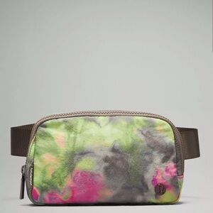 NEW LULULEMON EVERYWHERE BELT BAG HYPER DYE